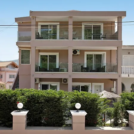Apartament Dionysia 10 *